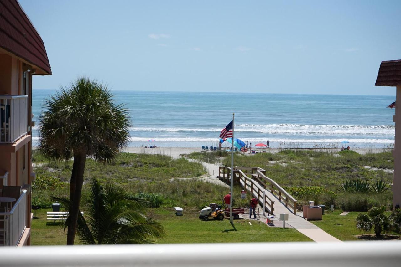 Wow! Updated Oceanfront, Pool Front Spanish Main Condo 45! ココアビーチ エクステリア 写真