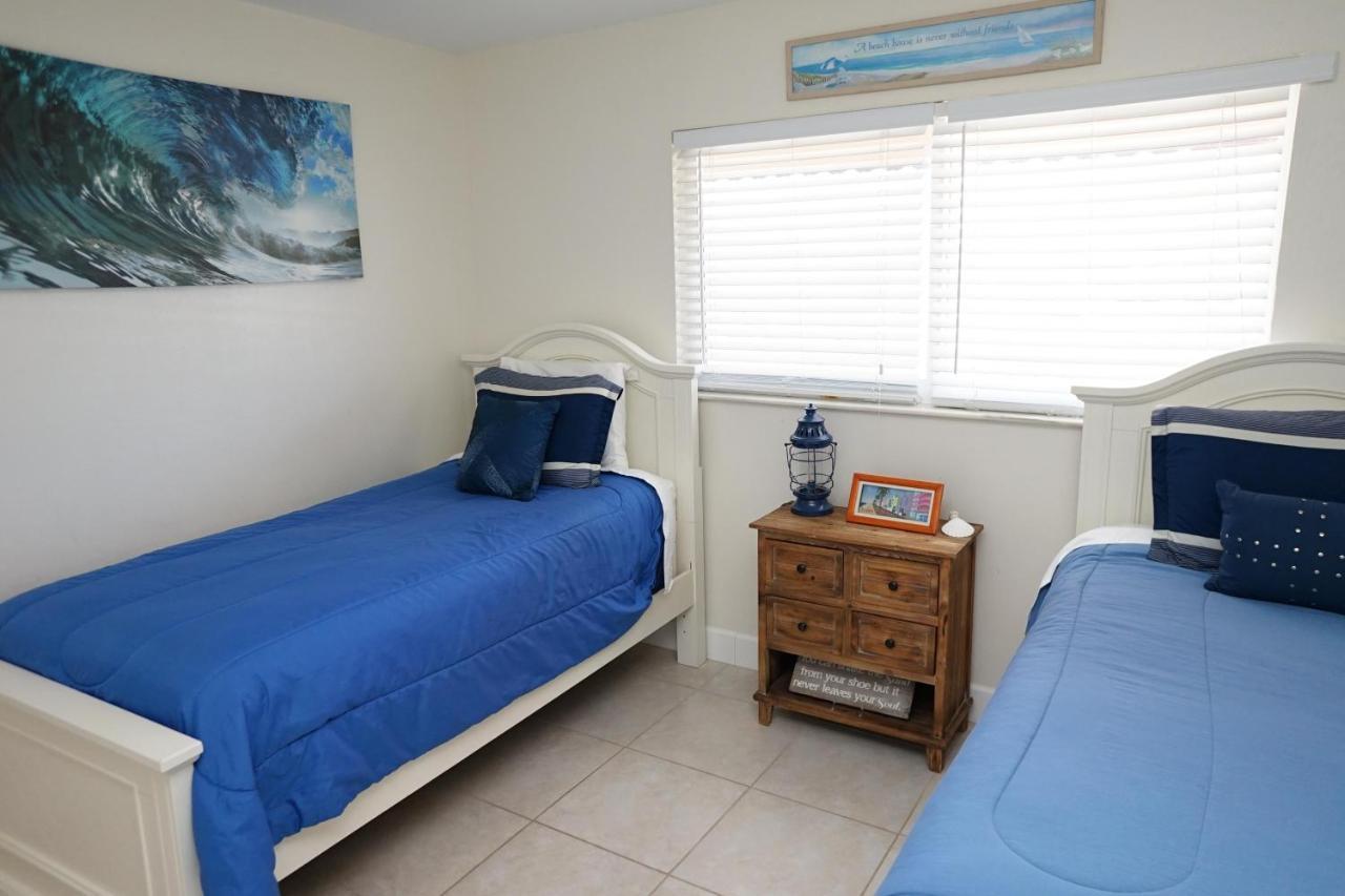 Wow! Updated Oceanfront, Pool Front Spanish Main Condo 45! ココアビーチ エクステリア 写真