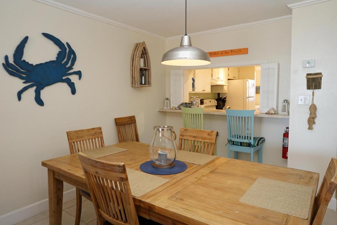 Wow! Updated Oceanfront, Pool Front Spanish Main Condo 45! ココアビーチ エクステリア 写真
